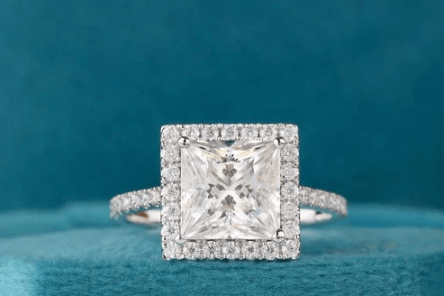 Sparkle & Save: Top Diamond Jewelry Christmas Deals 2023 in the USA