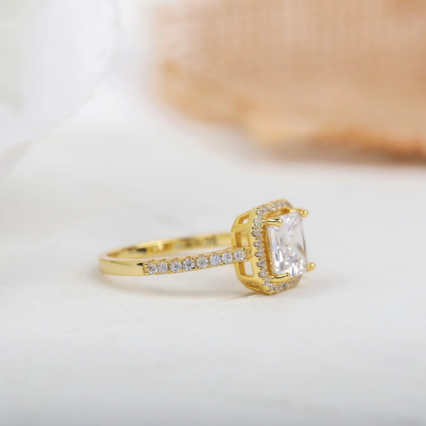 1CT Princess Cut Lab-Grown Diamond Halo Engagement Ring - JBR Jeweler