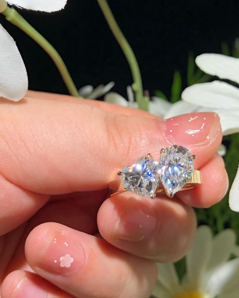 2.0CT Pear/Heart Cut Diamond Moissanite Toi Moi Engagement Ring - JBR Jeweler