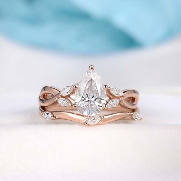 6x9mm Pear Cut Twist Moissanite Wedding Ring Set - JBR Jeweler