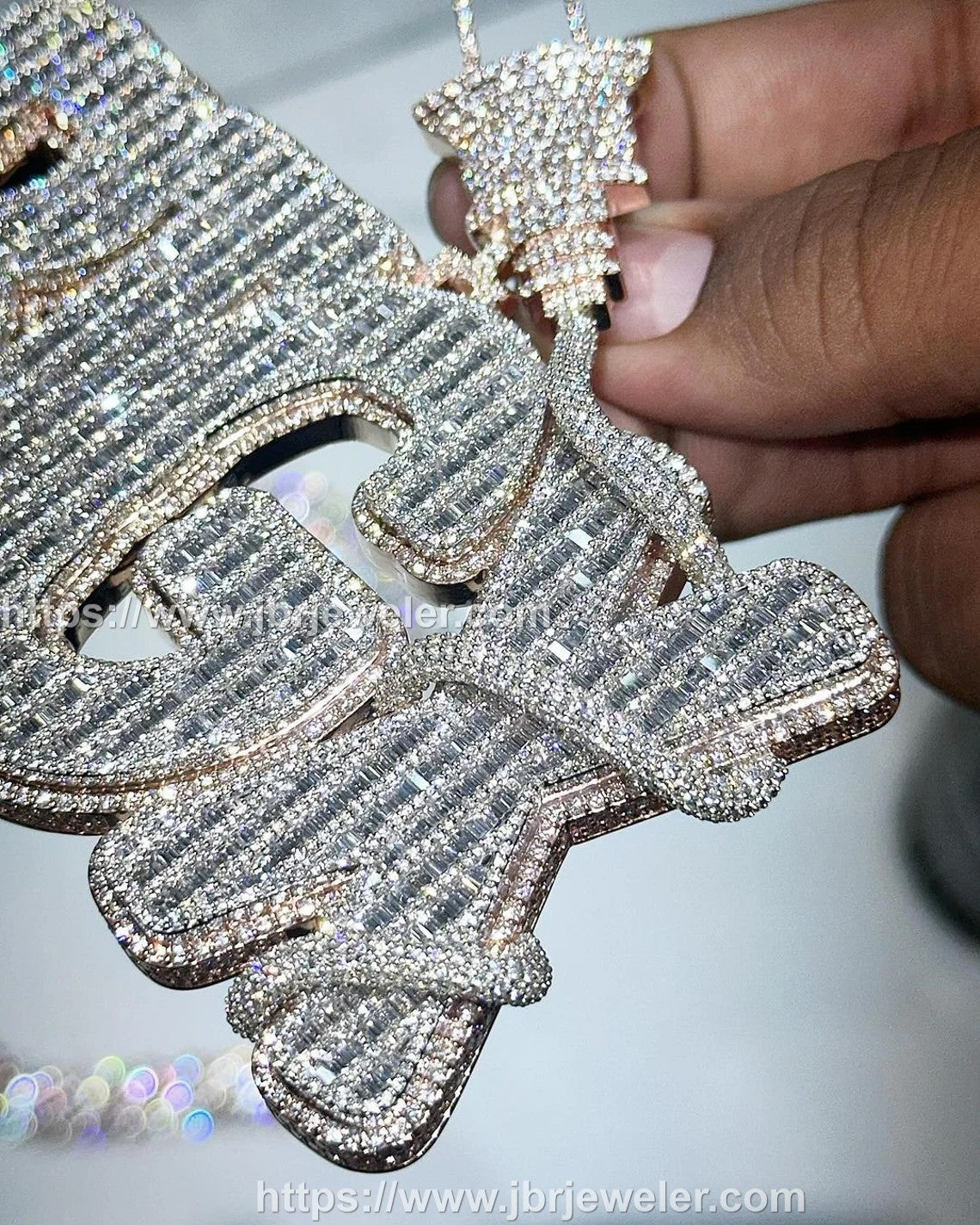 Vvs shop diamond pendant