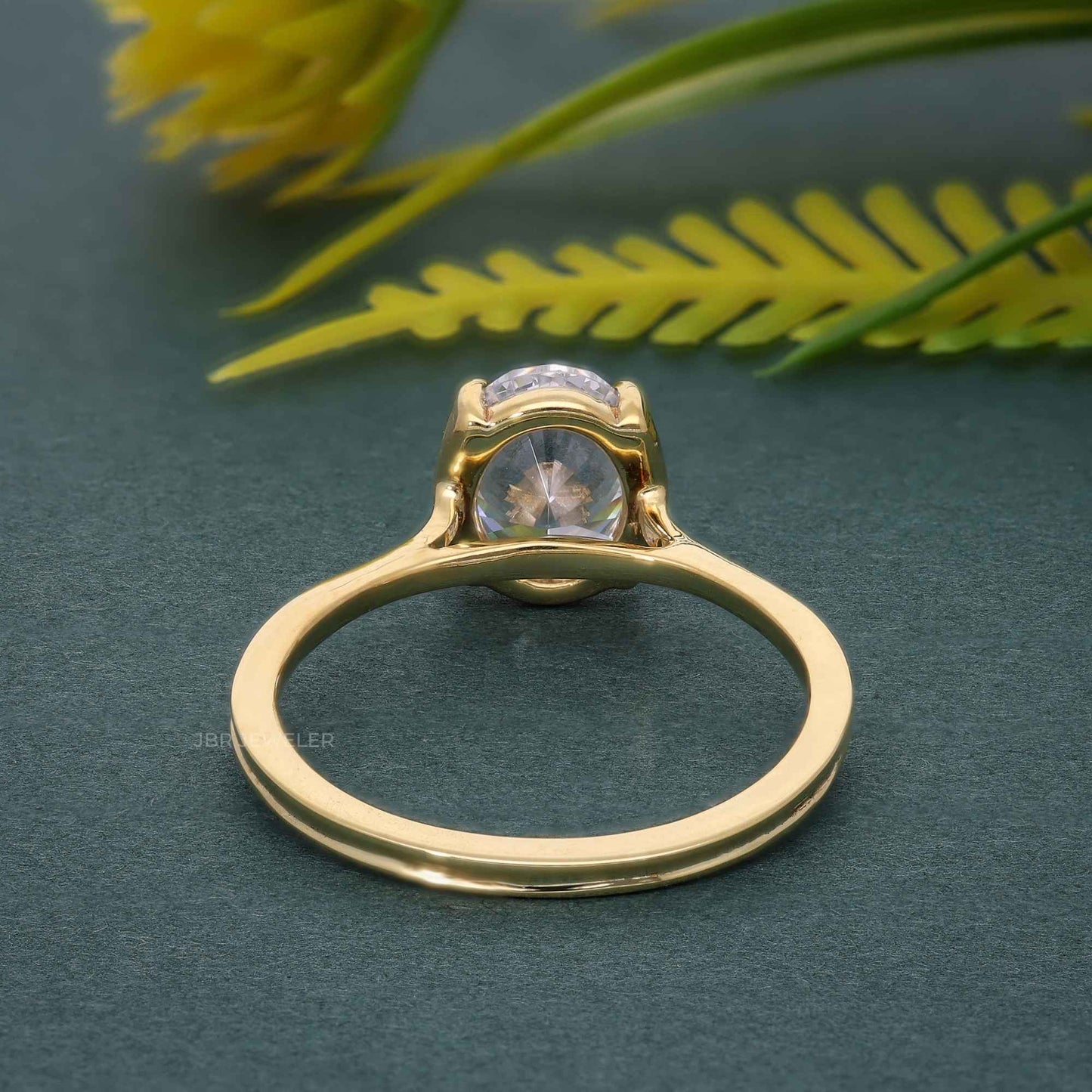 Silhouette Oval Moissanite Diamond Engagement Ring