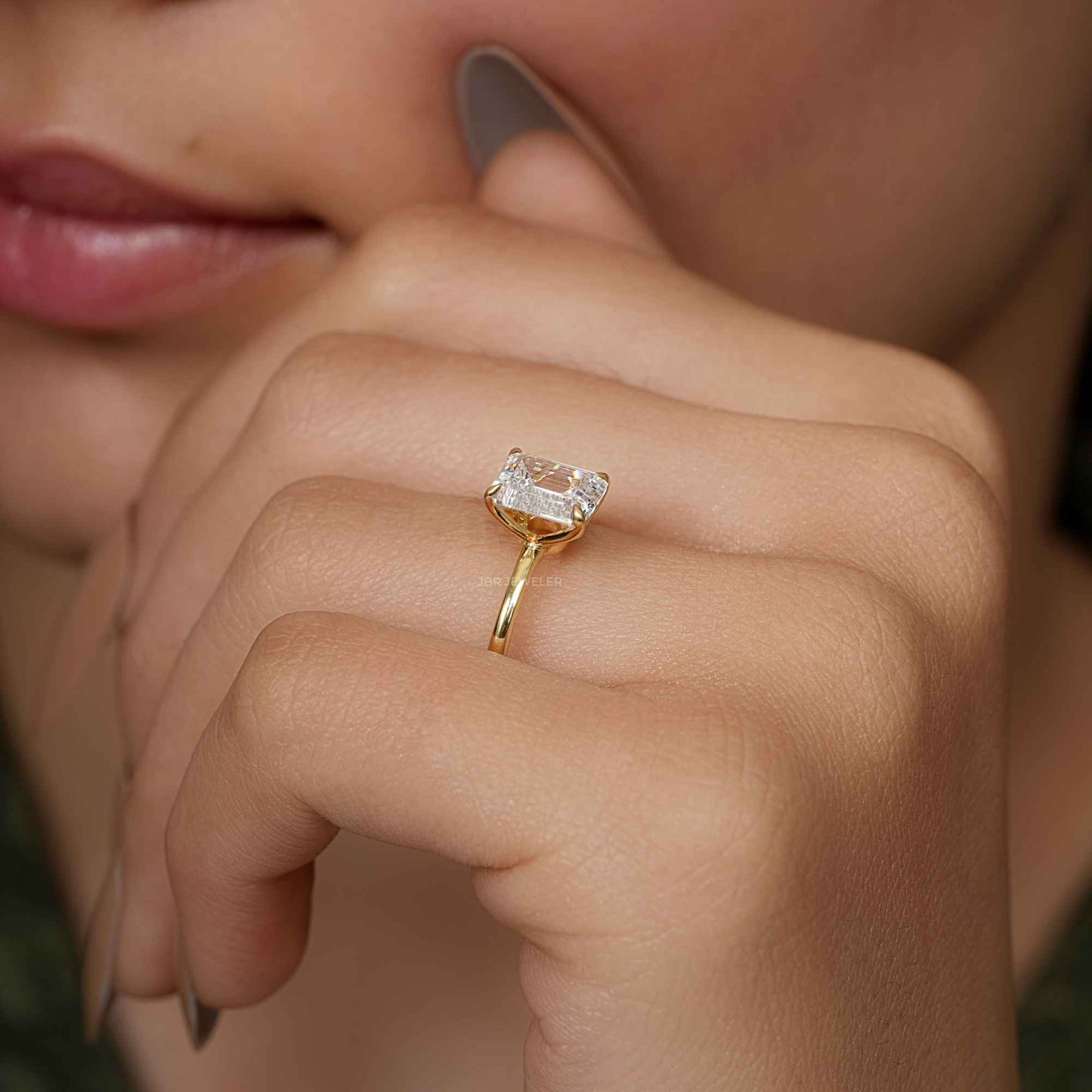 Petal Emarald Moissanite Diamond Engagement Ring
