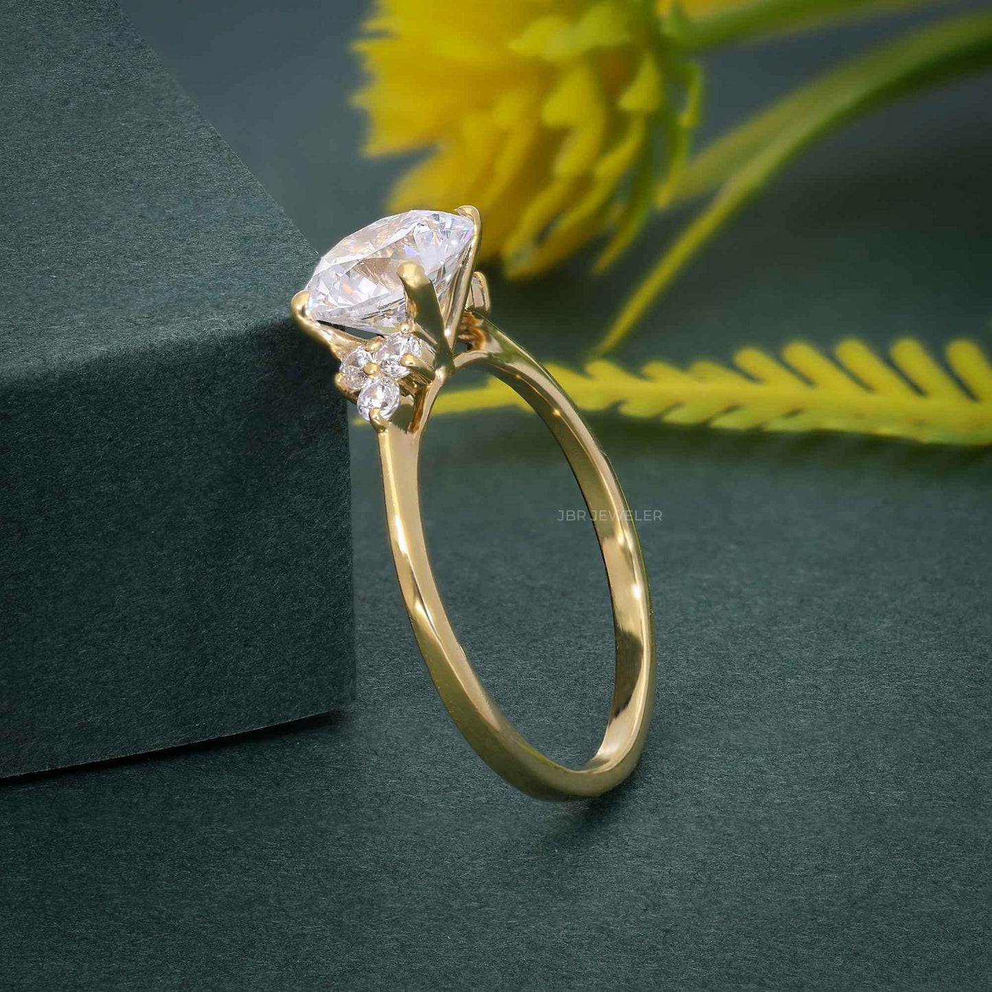 Muse Round Cut Moissanite Diamond Engagement Ring